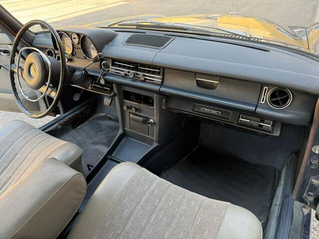 Mercedes 200/8 W115 '68 Prima Serie