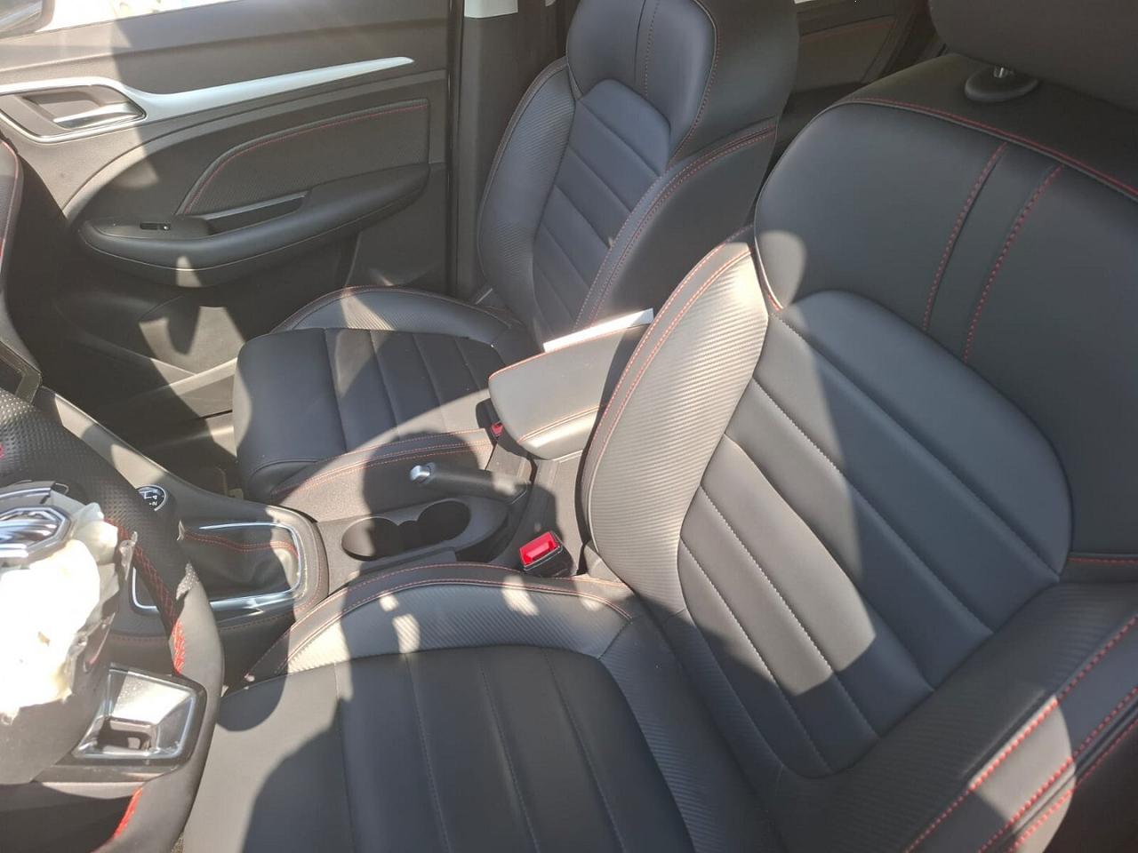 MG ZS VTI TECH SINISTRATA 2023 9000 KM
