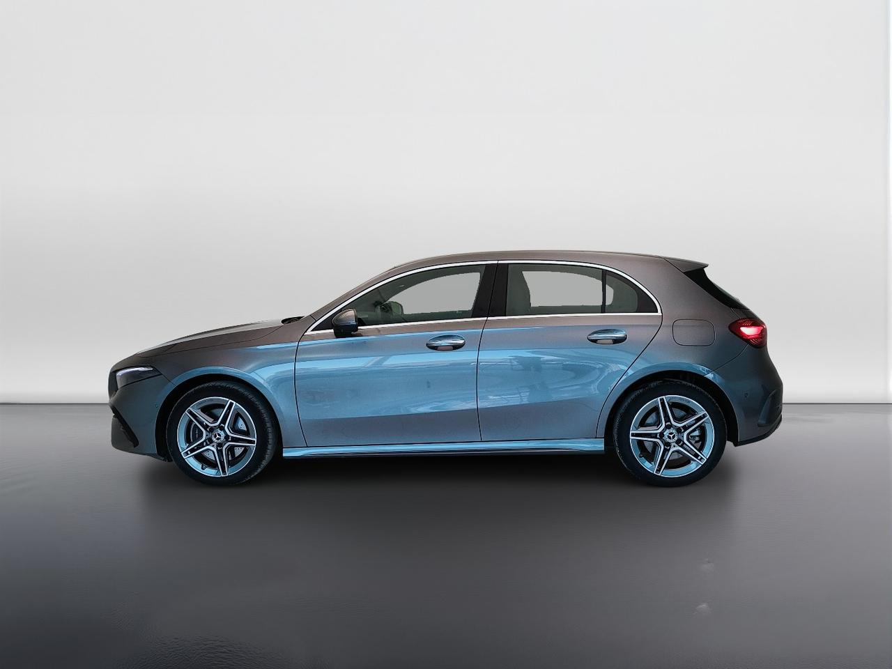 Mercedes-Benz A 250 e con tecnologia ibrida EQ