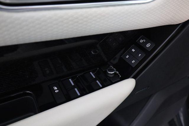 LAND ROVER Range Rover Velar Velar 2.0 I4 240 CV R-Dynamic S