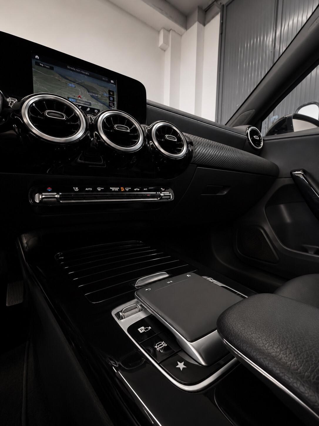 Mercedes-benz A 180 d Limousine Automatic sport