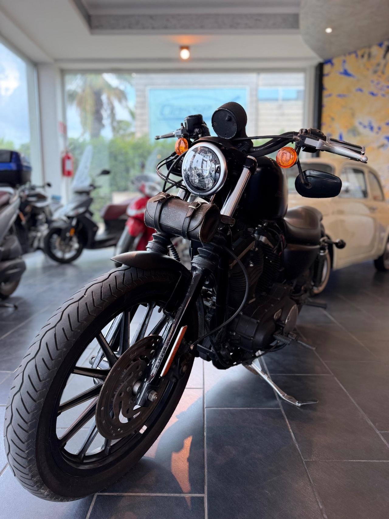 Harley-davidson 883 Iron Sportster XL 883N