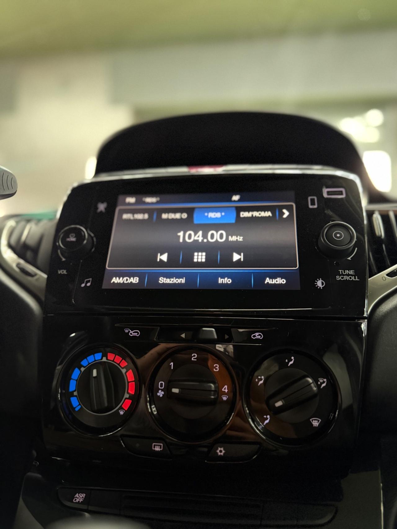 Lancia Ypsilon 1.0 Hybrid Ecochic Gold