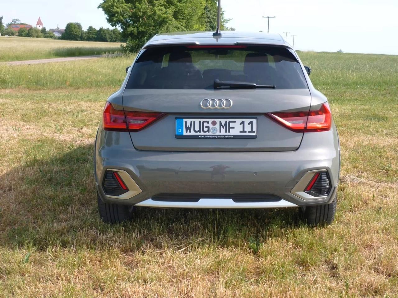 Audi A1 allstreet 25 TFSI Business