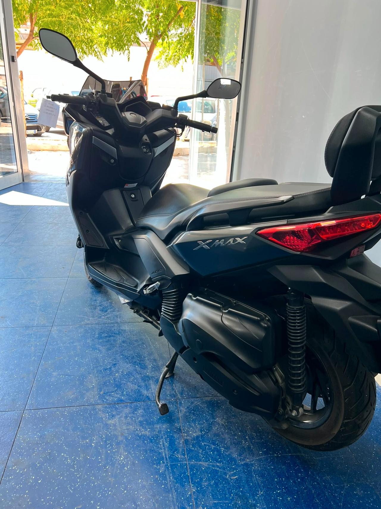 Yamaha X-Max 400