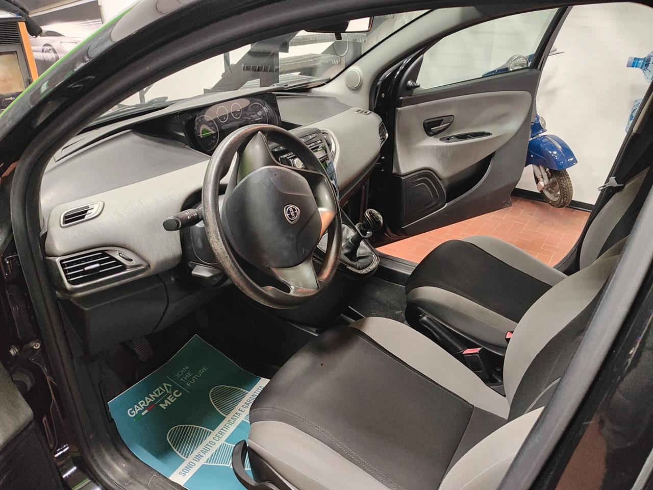 LANCIA YPSILON 1.2 NEOPATENTATI