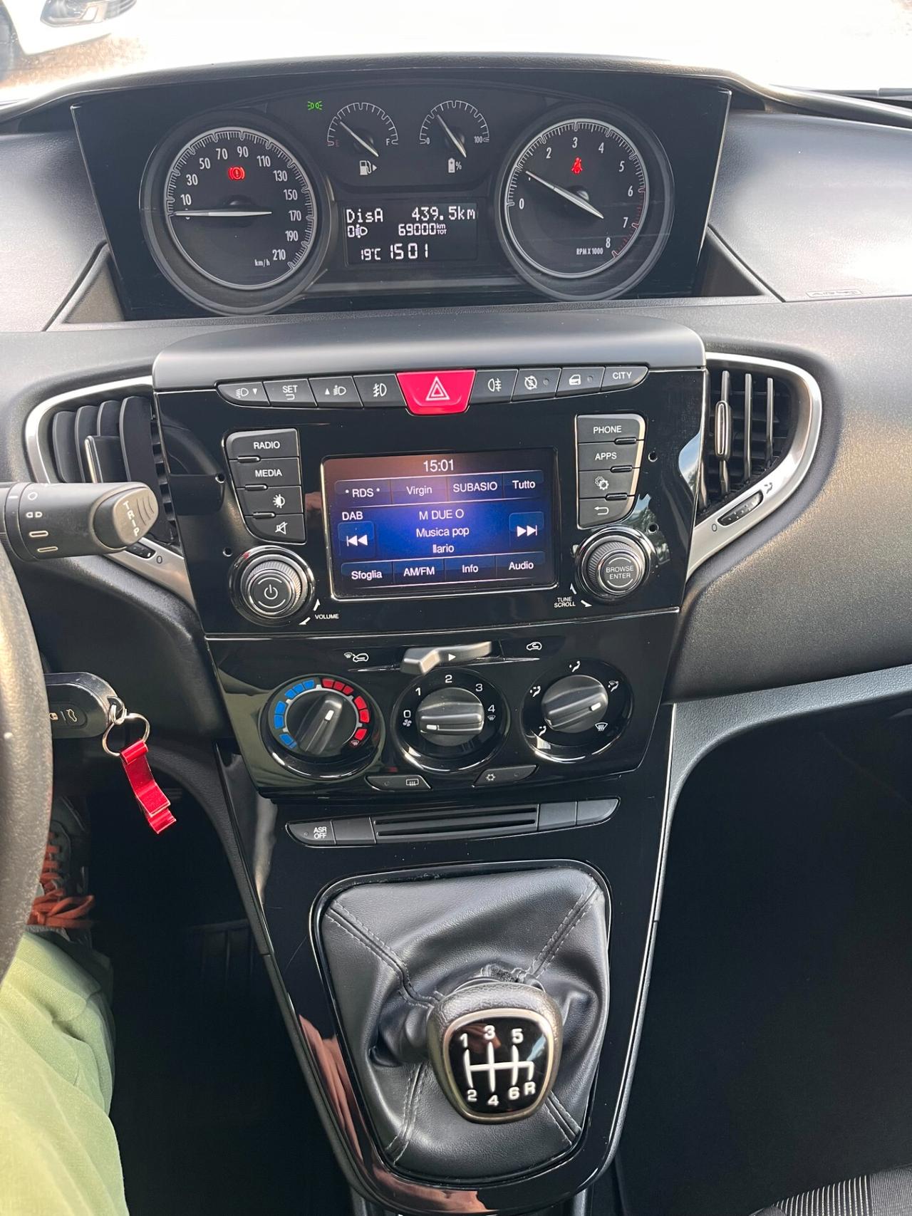 Lancia Ypsilon 1.0 FireFly 5 porte S&S Hybrid Ecochic