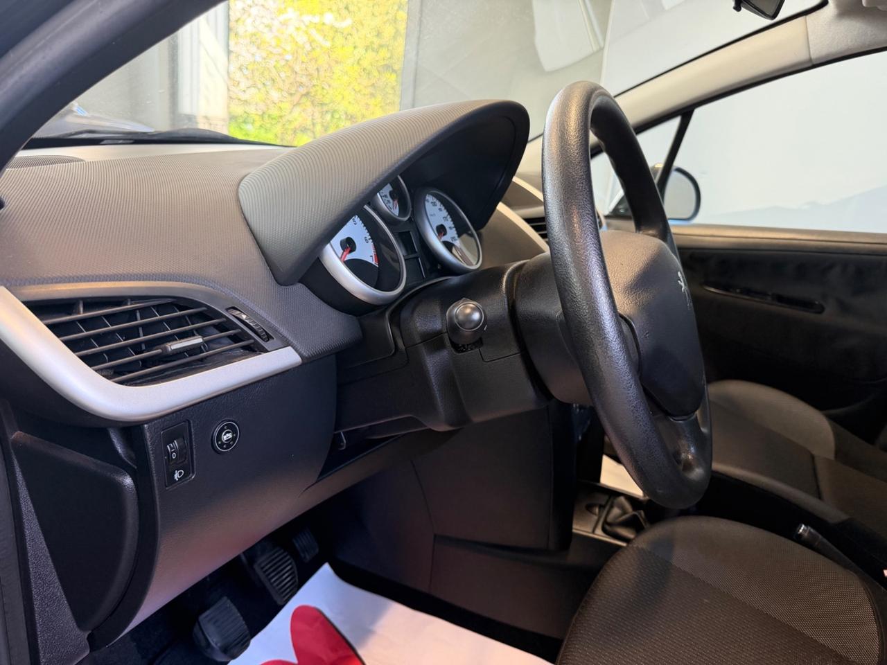 Peugeot 207 1.4 8V 75CV 3p. Energie Sport ECO GPL