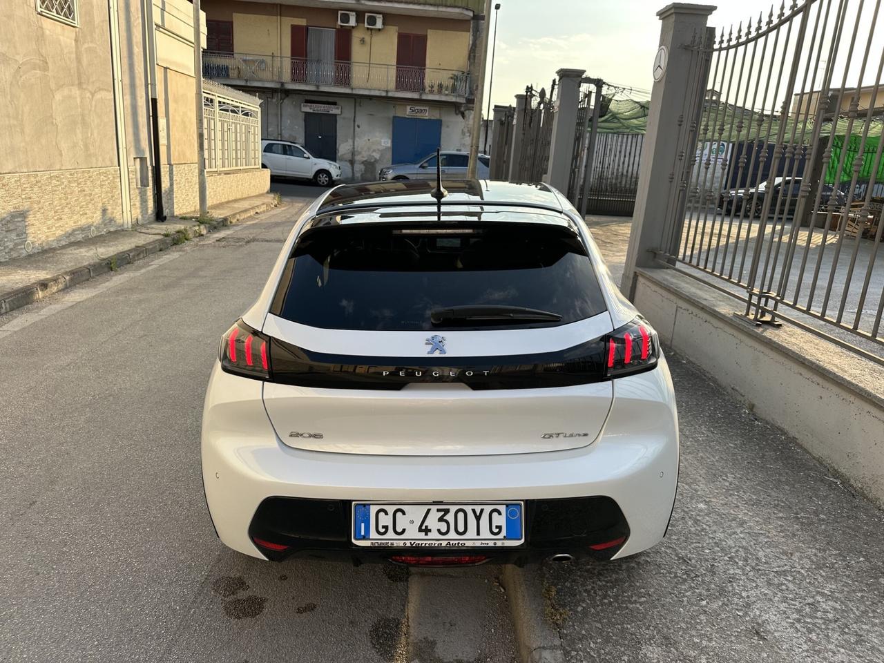 Peugeot 208 Gt Line 1.5 Diesel 100 Cv 2020 Bicolor