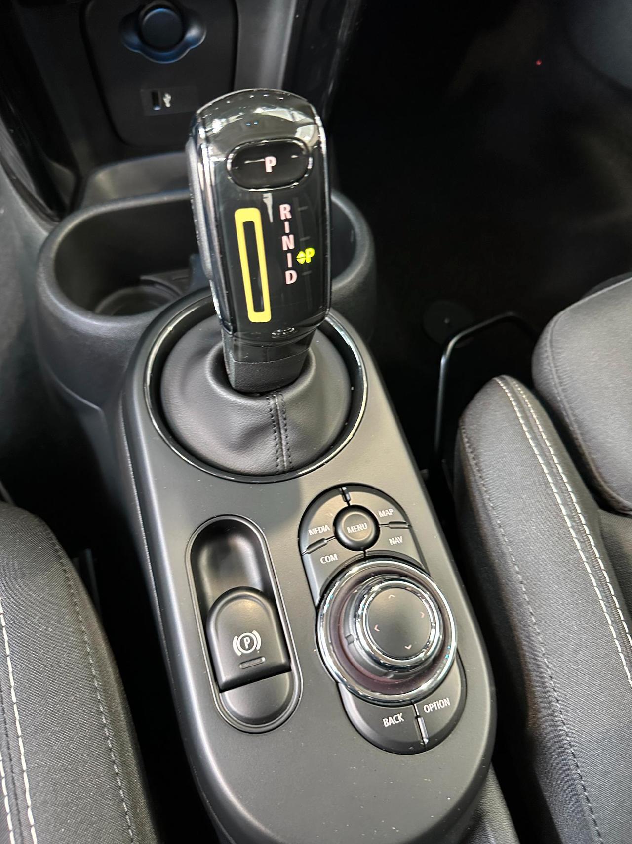 Mini Cooper SE Classic Full Electric Auto - Navi - Pack Luci - Carplay