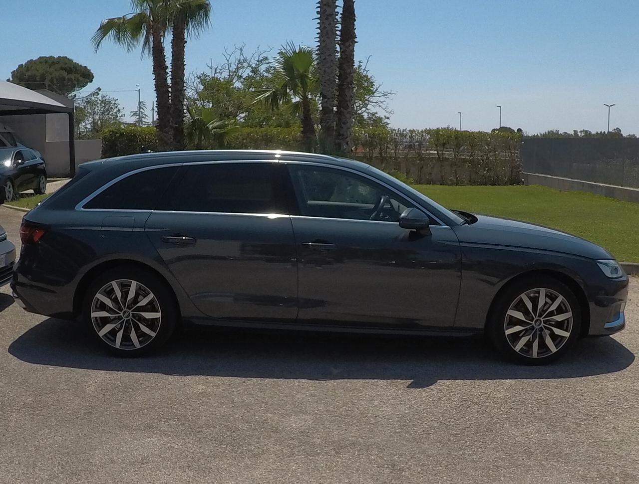 Audi A4 Avant 35 TDI/163 CV S tronic Business Advanced