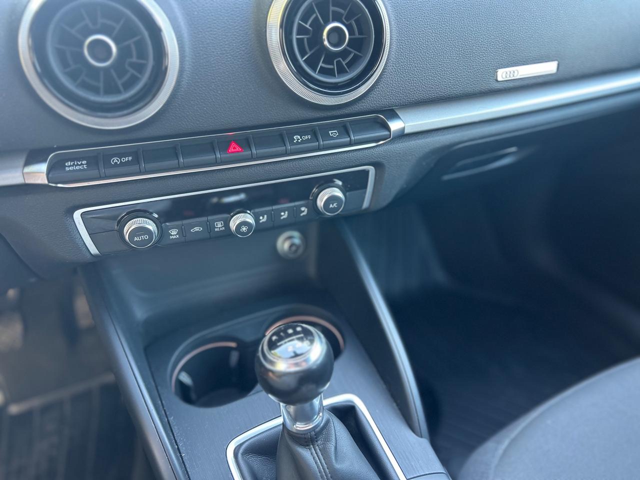 Audi A3 1600 tdi 115 cv sport