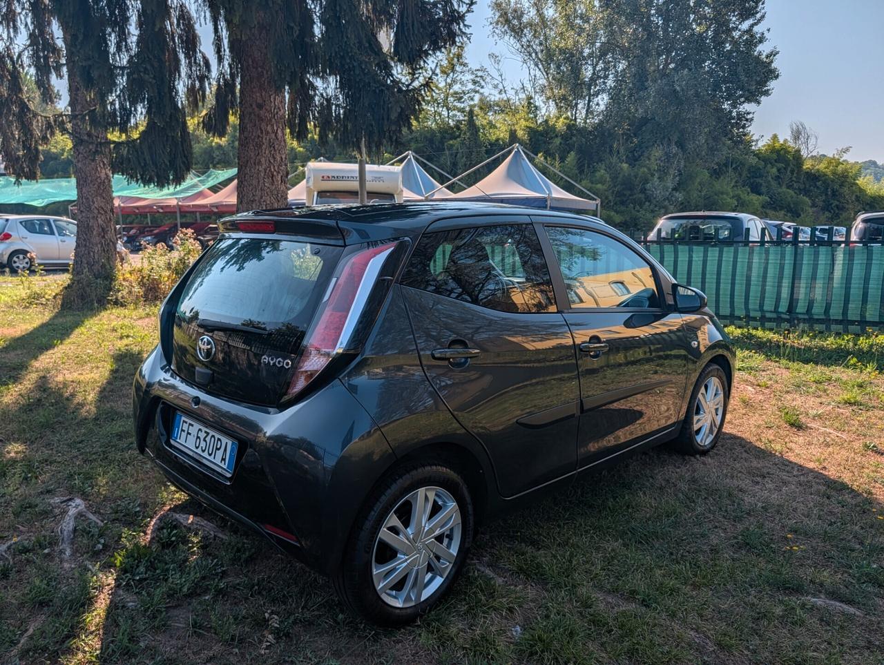 Toyota Aygo 1.0 VVT-i 69 CV 5 porte x-play MMT