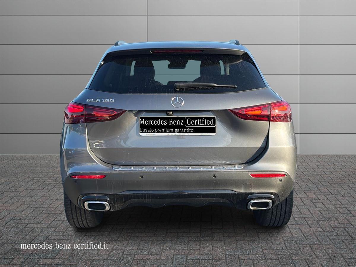 Mercedes-Benz GLA 180 Progressive Advanced Plus auto