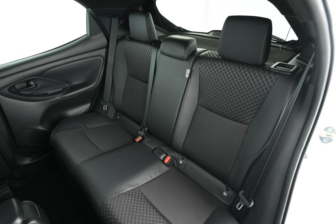 TOYOTA Yaris 1.5h Style CAMERA+ACC+APP CONNECT+NEOPATENTATI