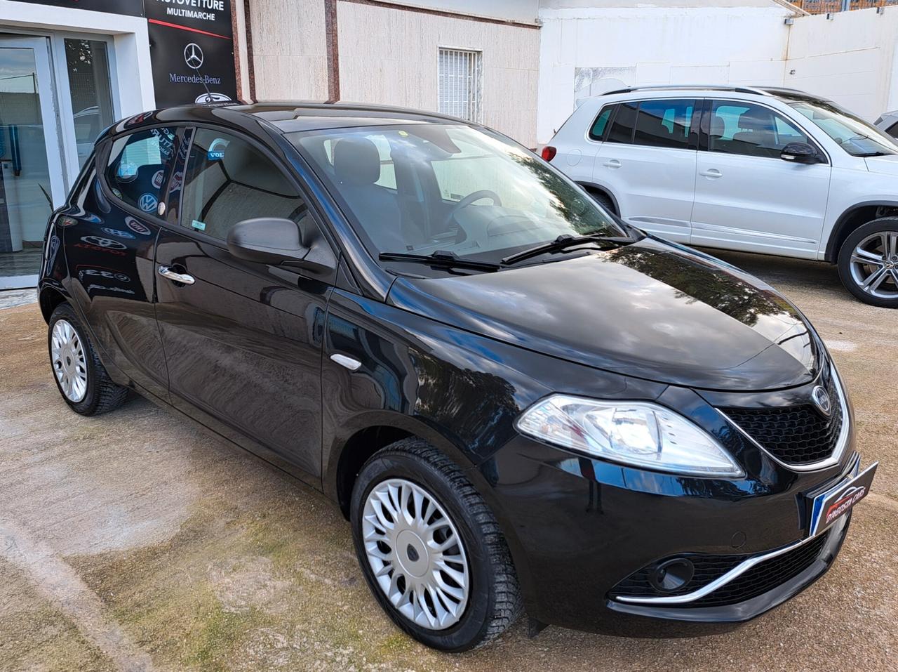 Lancia Ypsilon 1.2 69 CV 5 porte GPL Ecochic Silver