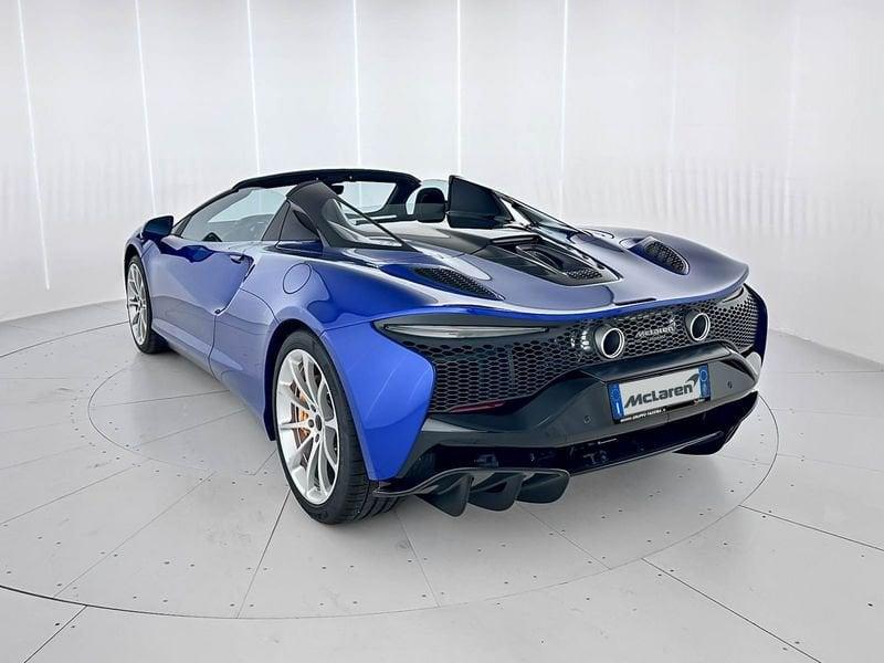 McLaren Artura Spider - McLaren Milano