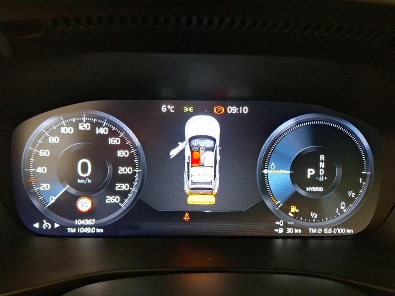 VOLVO XC40 T4 RECHARGE PLUG-IN AUTO CORE SUV