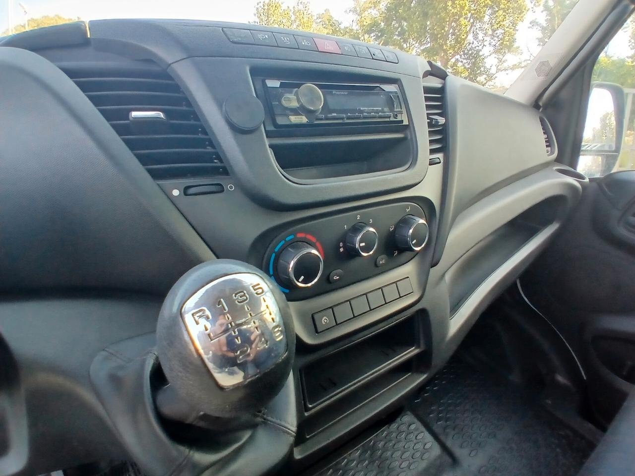 Iveco Daily 35C14 BTor 2.3 HPT PC-RG Cabinato
