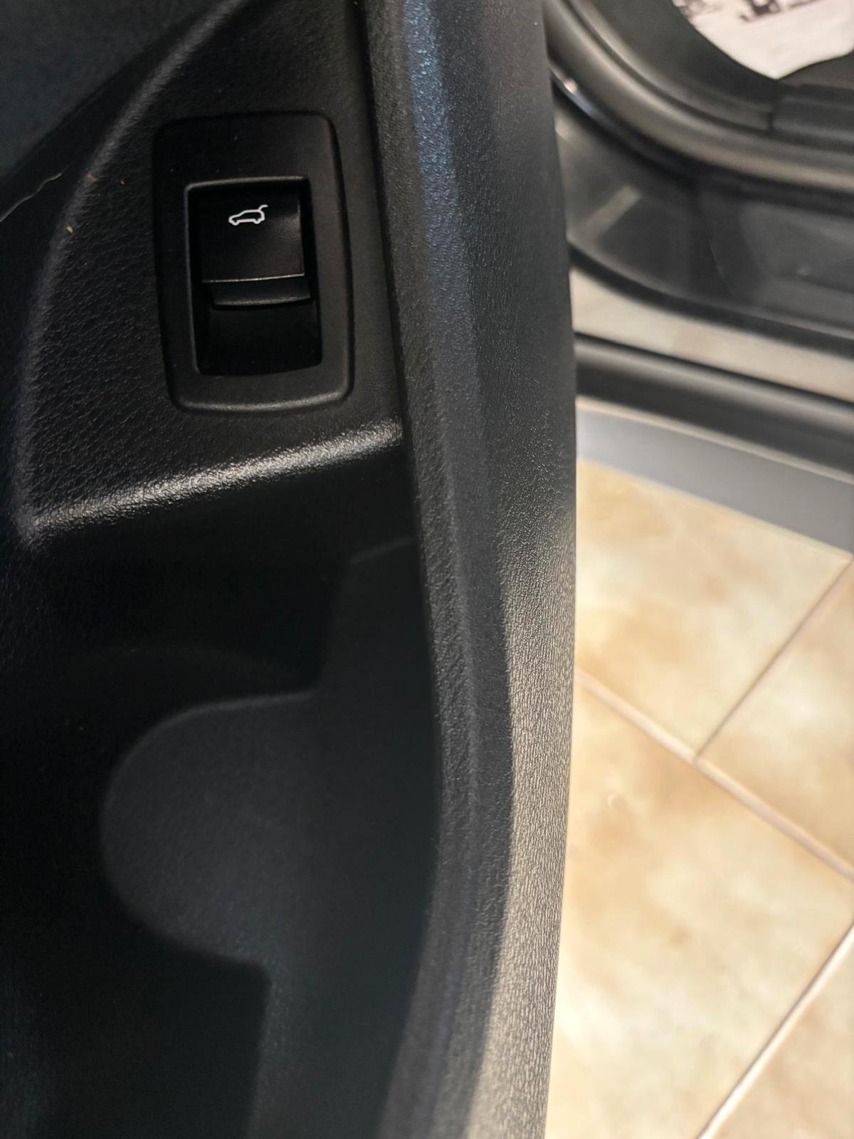 BMW X1 ANNO 2017 DS 1.6 ADATTA NEOPATENTATI KM 144 MILA