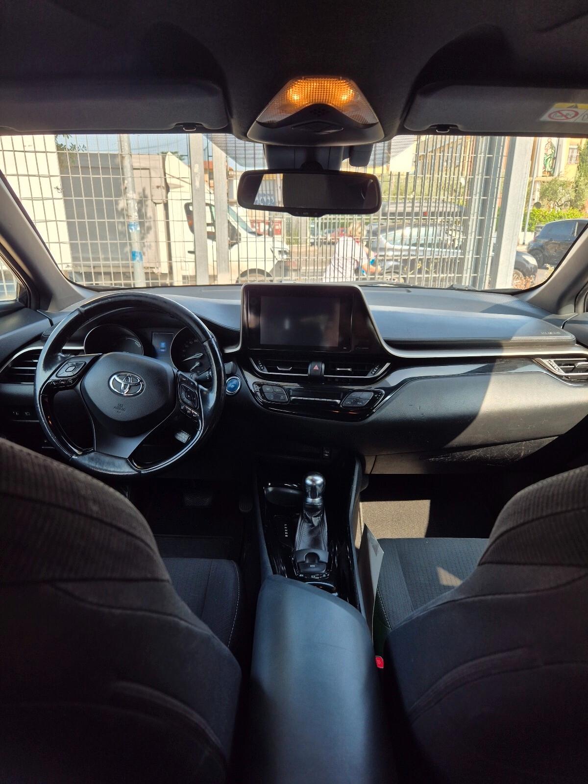 Toyota C-HR 1.8 Hybrid E-CVT Toyota Team