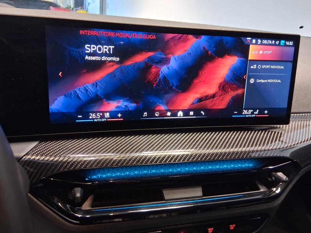 BMW 320D TOURING xdrive MSPORT tetto apr./imp.fren.maggiorato/pinze rosse/harman kardon