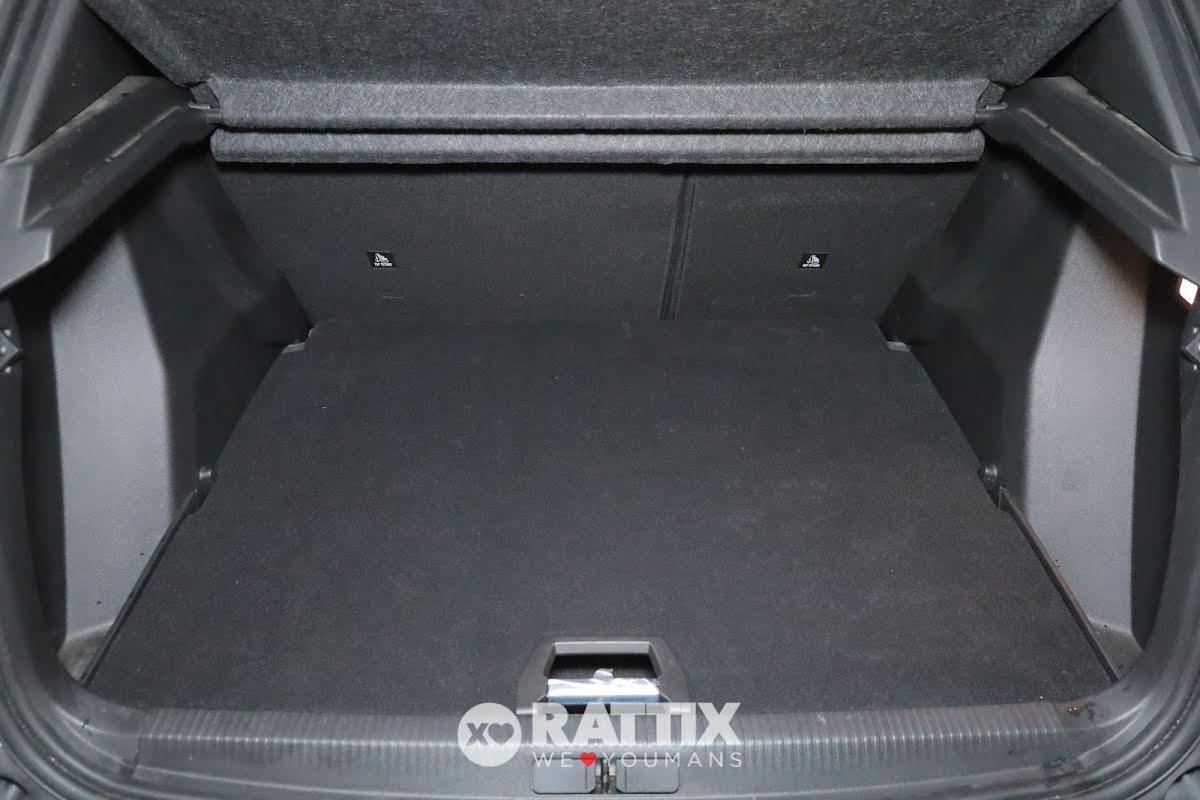 Peugeot e-2008 motore elettrico 100kW GT