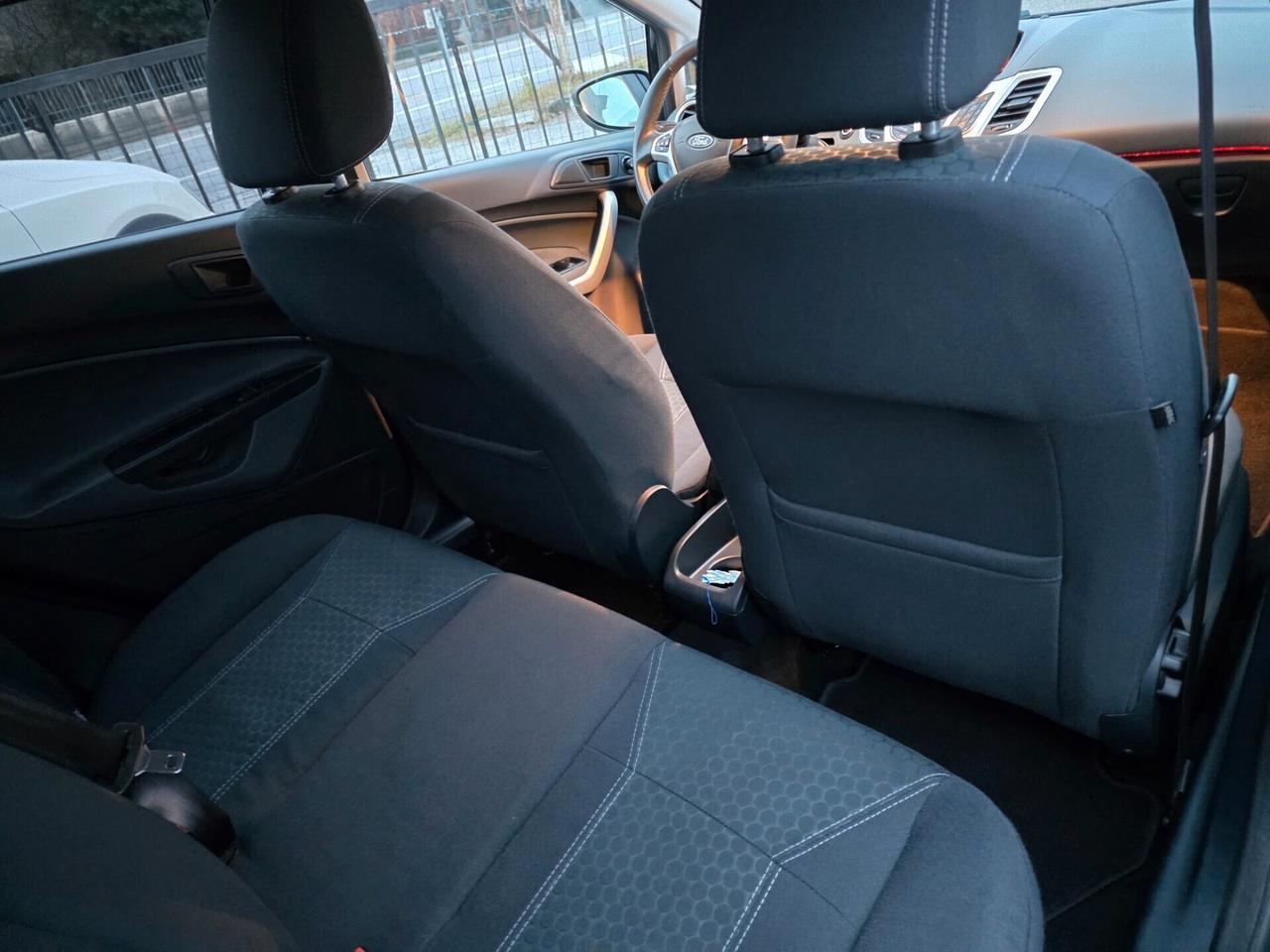 Ford Fiesta 1.2B unico proprietario garantita 12M