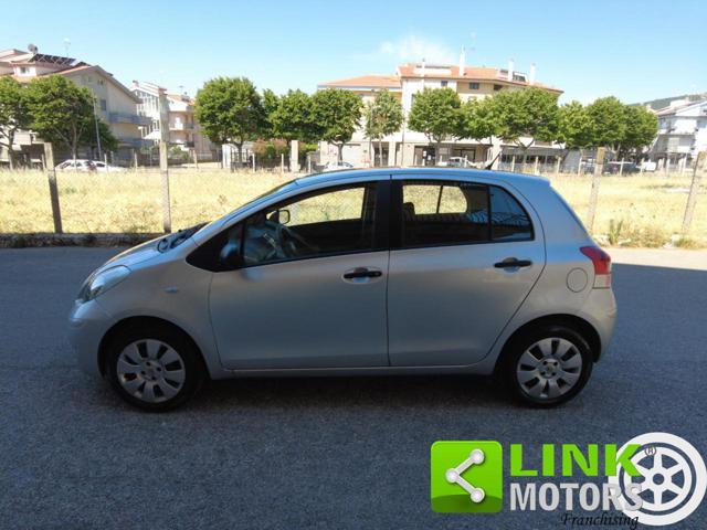TOYOTA Yaris 1.0 5 porte