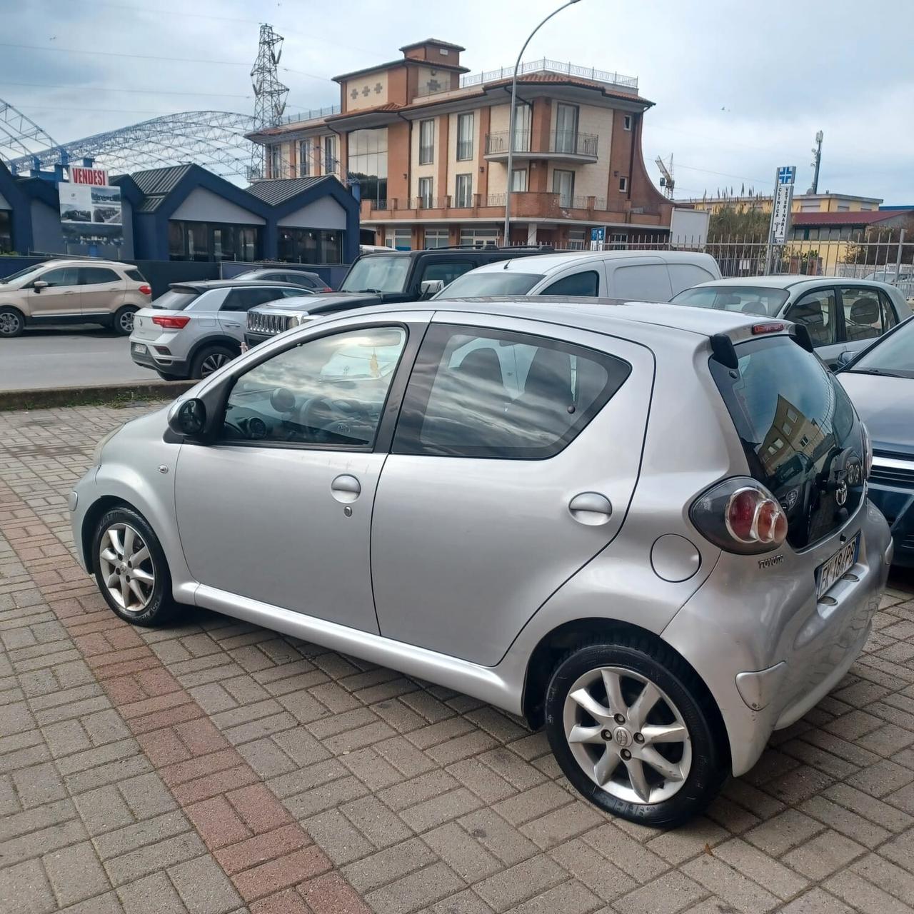 135.048 KM AYGO 1.0 NEOPATENTATI AUTOMATICA