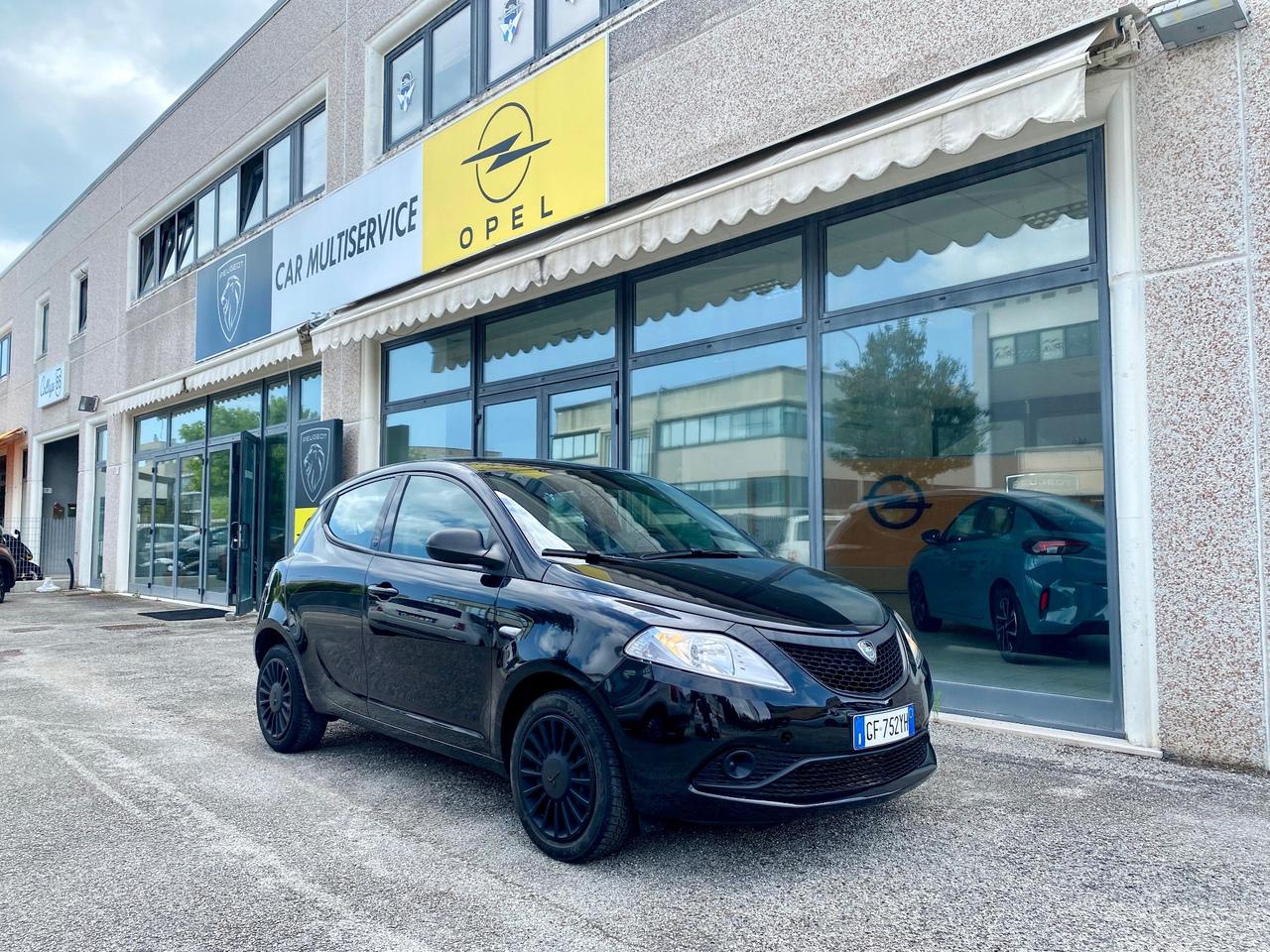 Lancia Ypsilon 1.0 FireFly Hybrid - 2021