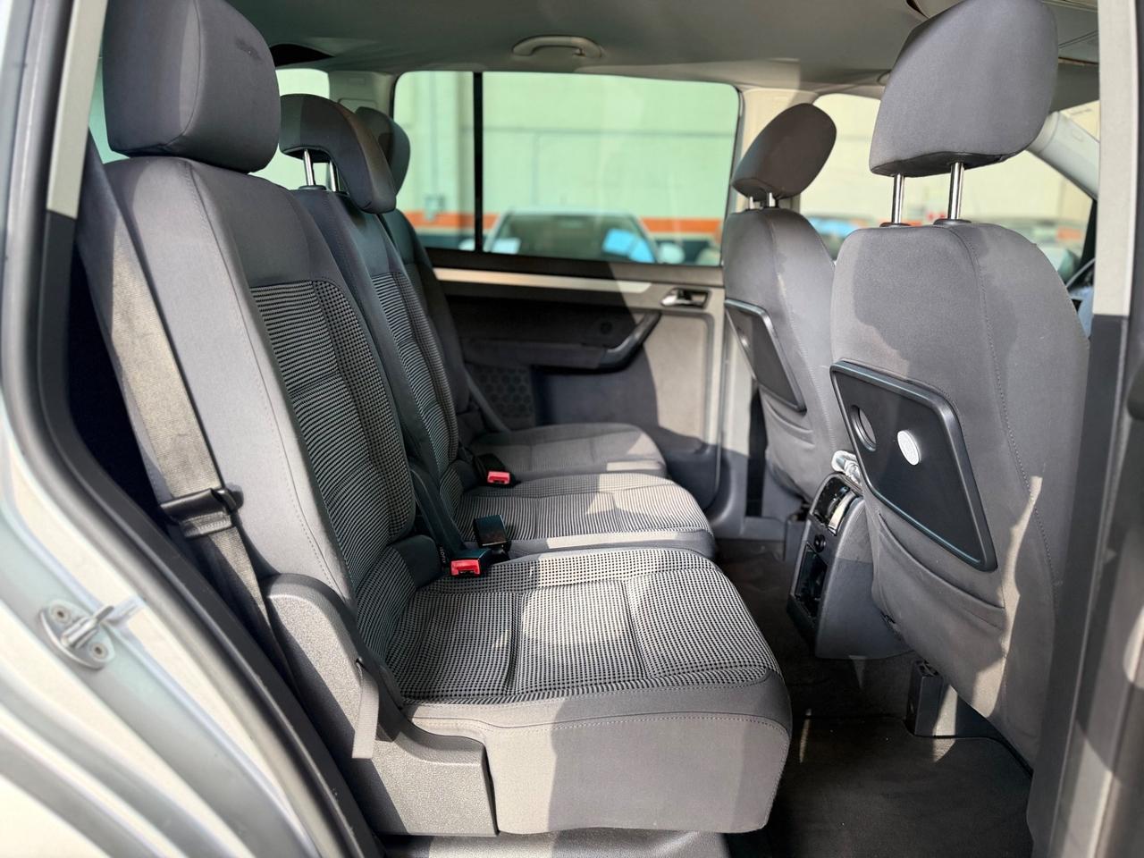 Volkswagen Touran 2.0 16V TDI DSG Highline