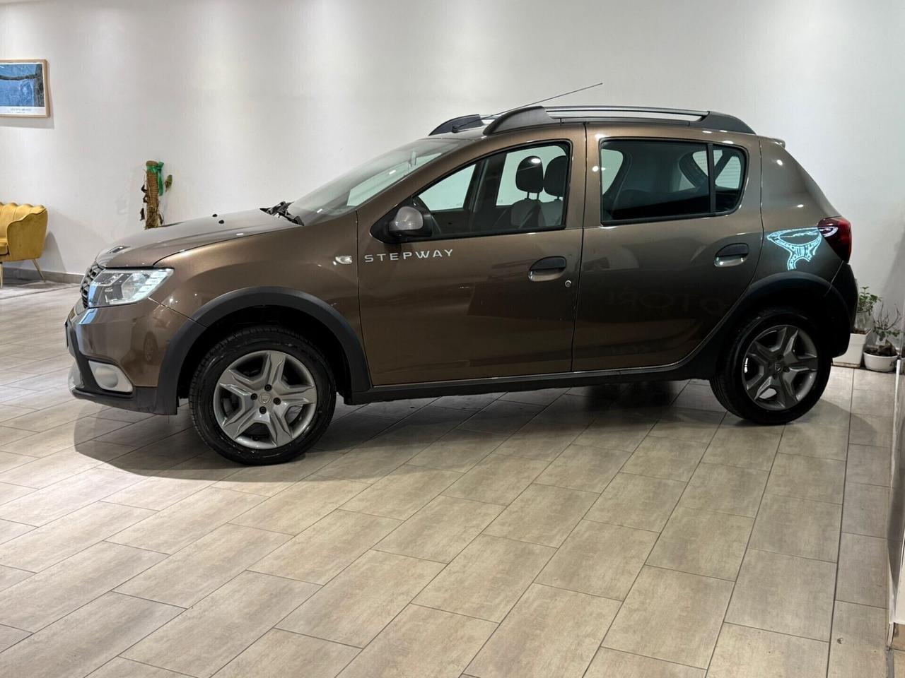 Dacia Sandero Stepway GPL 90cv SOLI 127.000 KM NEOPATENTATI