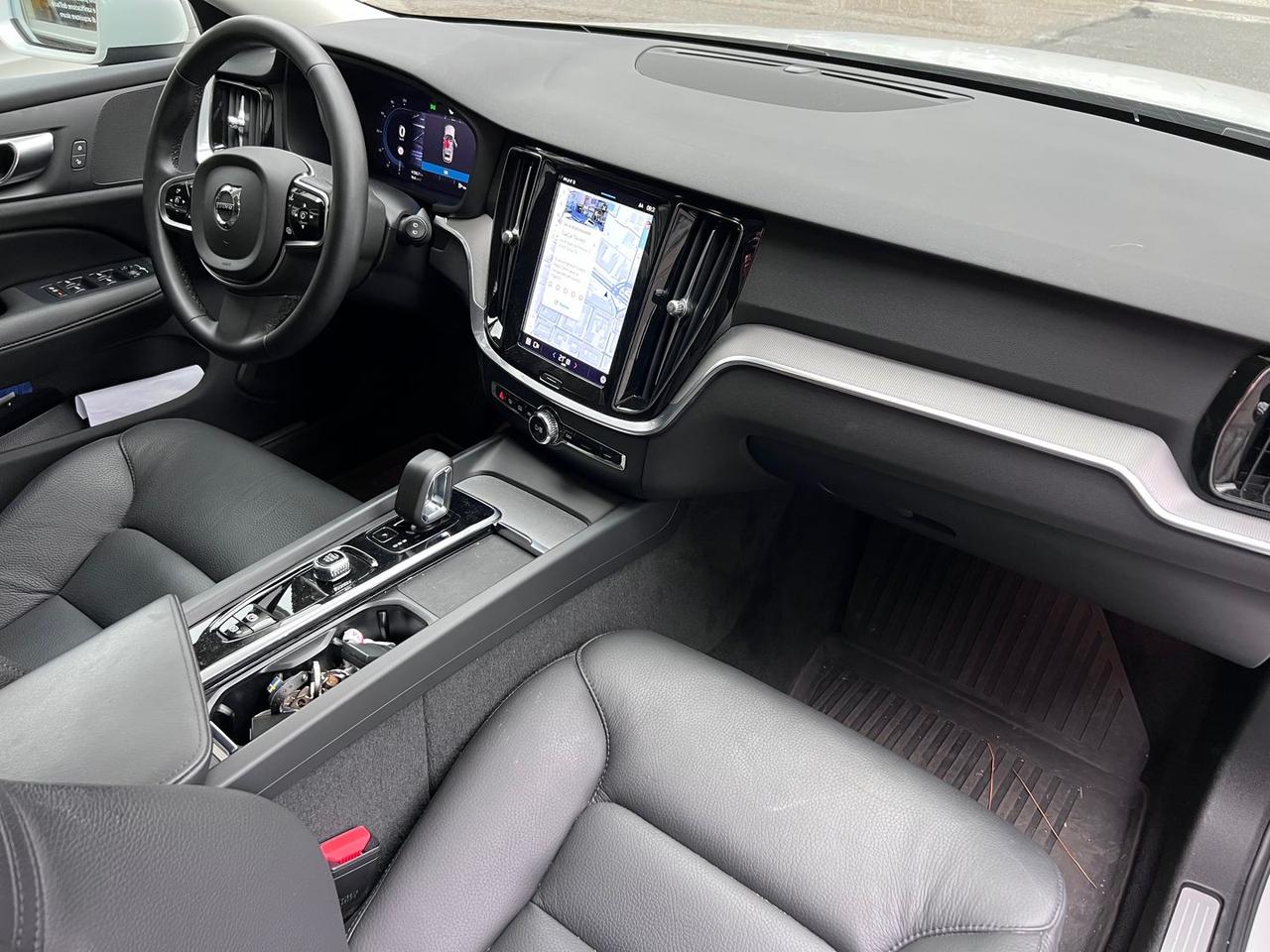 Volvo V60 Core 2.0 B4 MHEV #7114