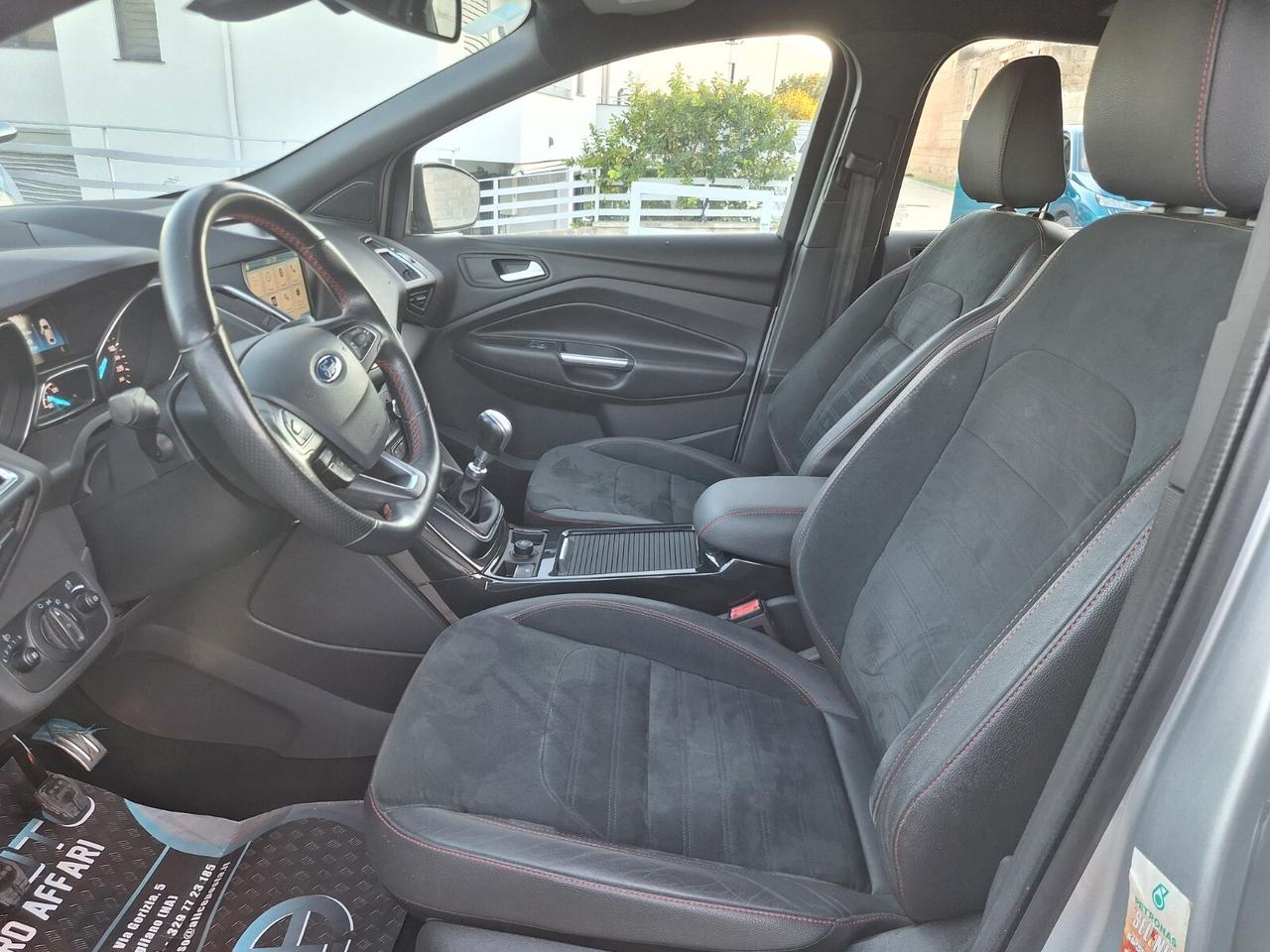 Ford Kuga 1.5 TDCI 120 CV S&S 2WD ST-Line