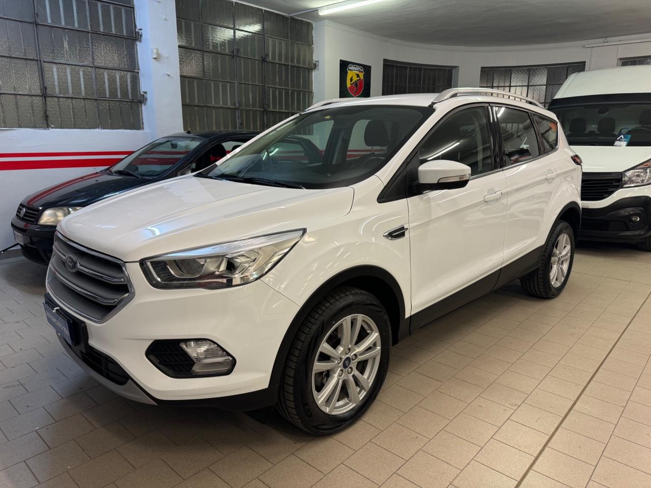 Ford Kuga 2.0 TDCI 120 CV S&S 2WD Powershift Business