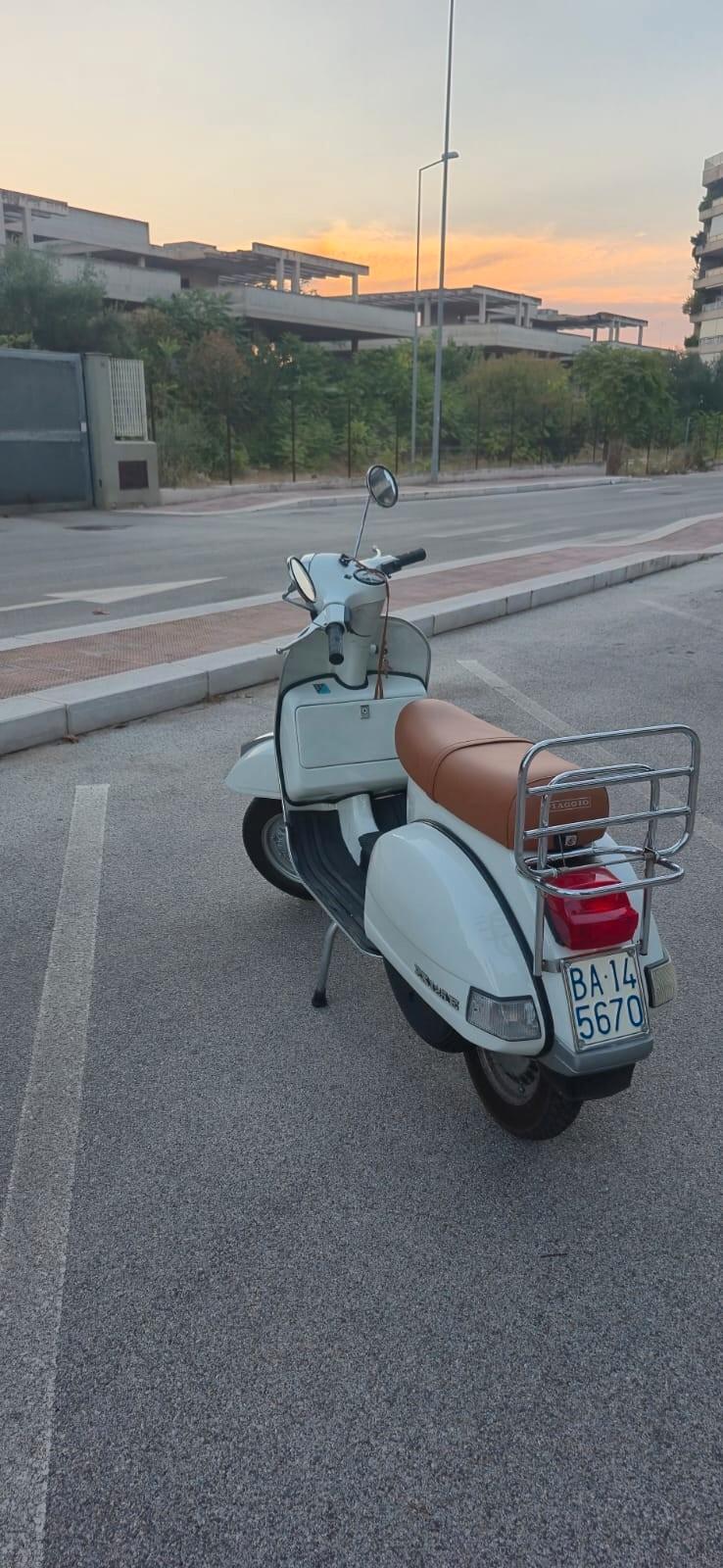 Piaggio Vespa PX 125 E