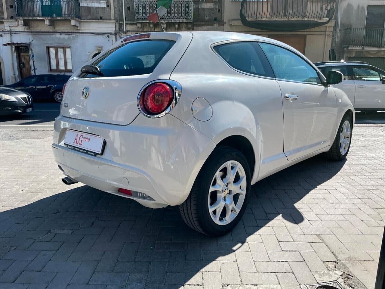 Alfa Romeo MiTo 1.6 JTDm 16V Distinctive Premium Pack