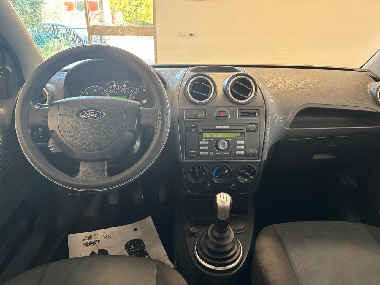 FORD FIESTA ANNO 2006 DS 1.4 ADATTA NEOPATENTATI KM 200 MILA