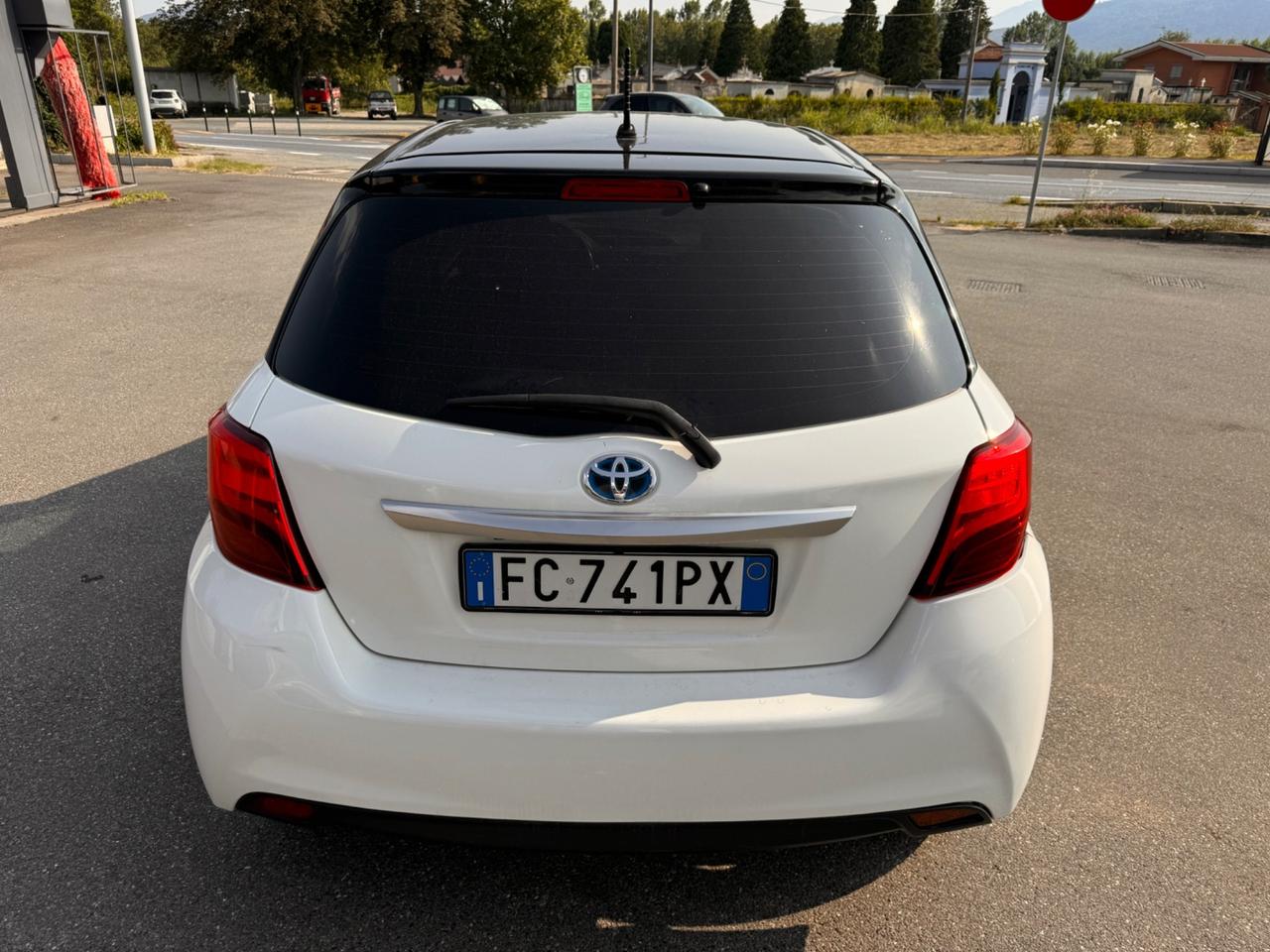 Toyota Yaris 1.5 Hybrid 73 CV 5p Business AUTOMATICA NAVI NEO PATENTATI GARANZIA PERFETTA