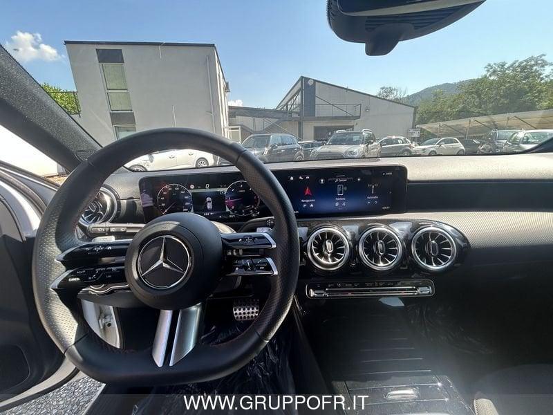 Mercedes-Benz Classe A A 180 d Automatic AMG Pack night edition
