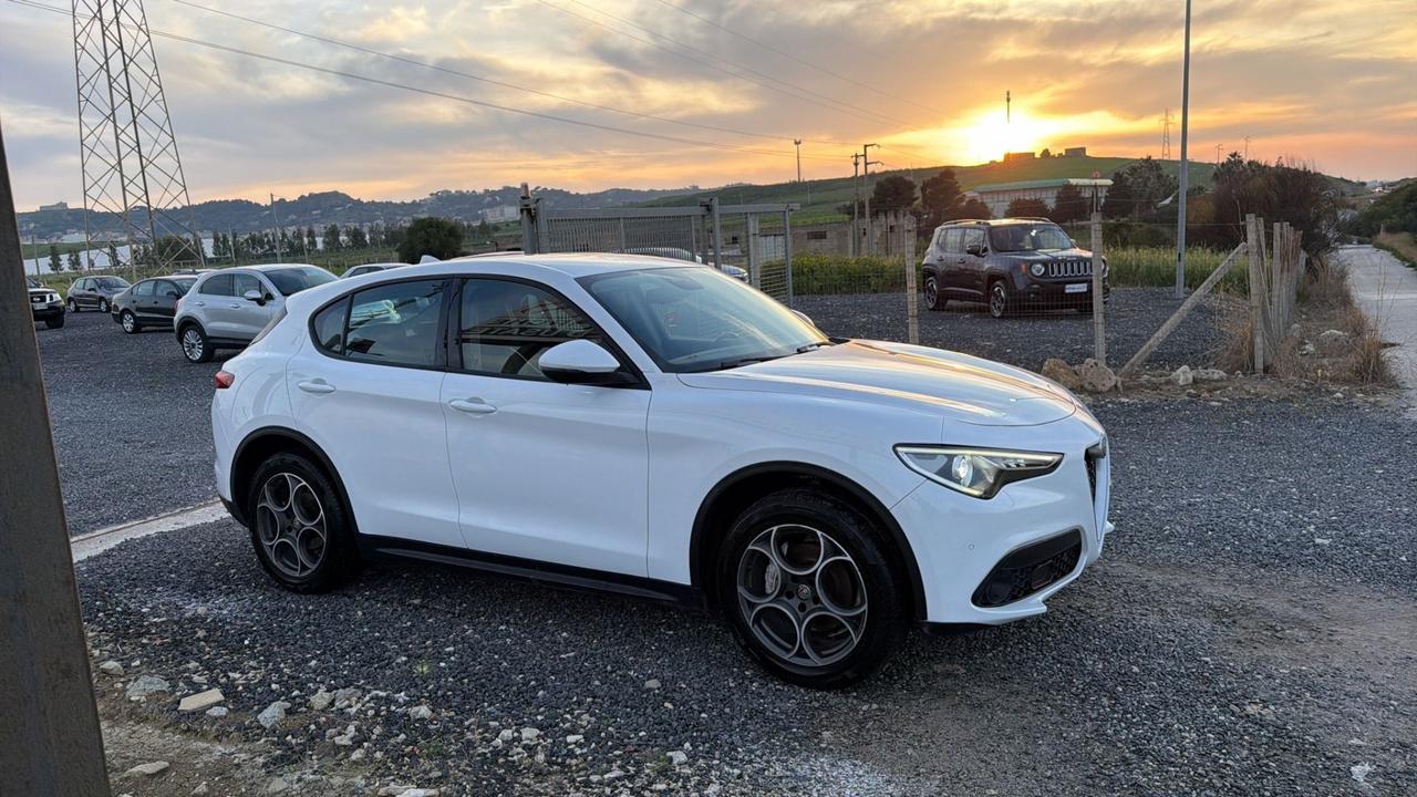 Alfa Romeo Stelvio 2.2 Turbodiesel 190 CV AT8 RWD Super