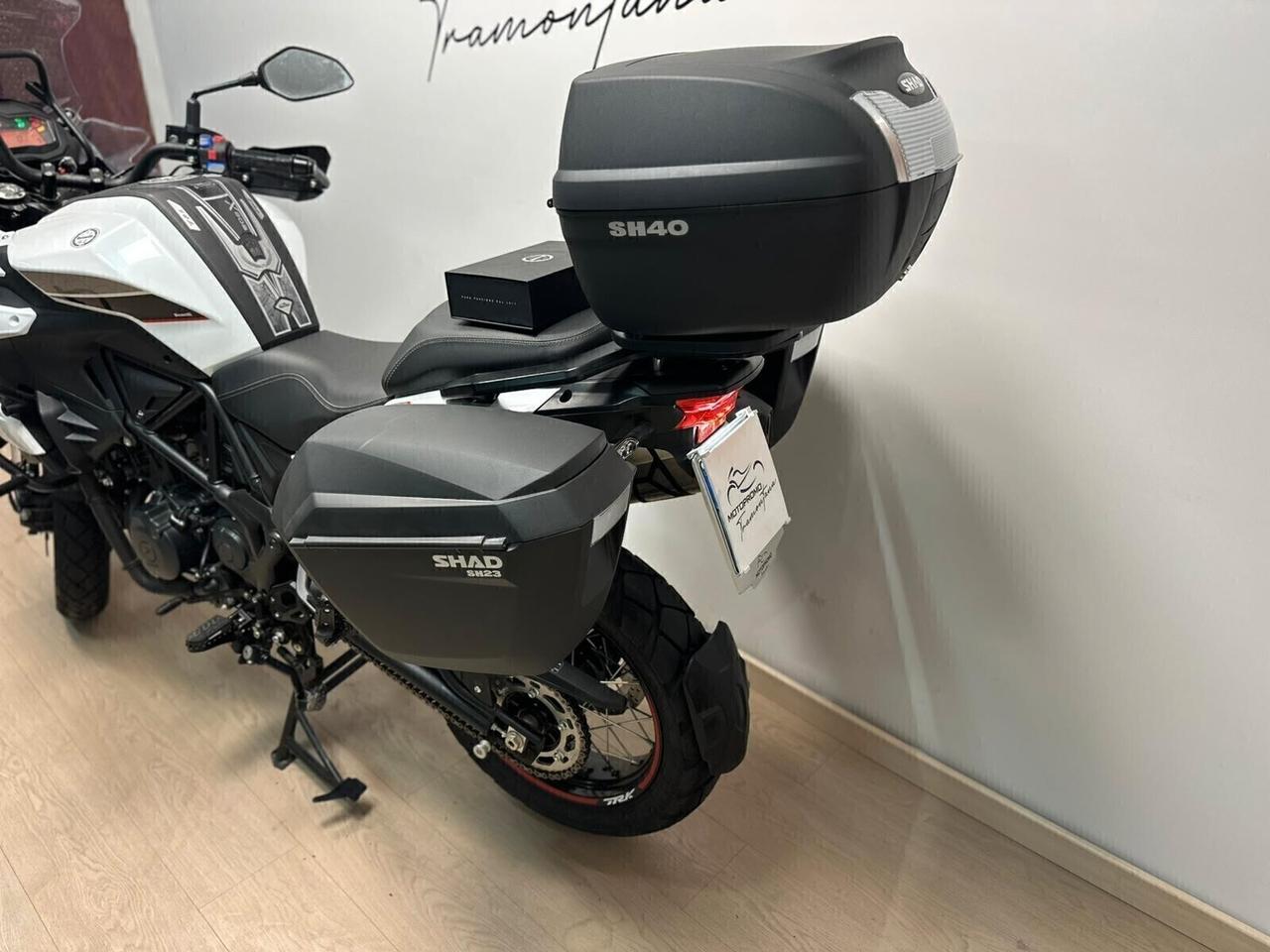 BENELLI TRK 502 X TRK502X + SET 3 VALIGE 2024