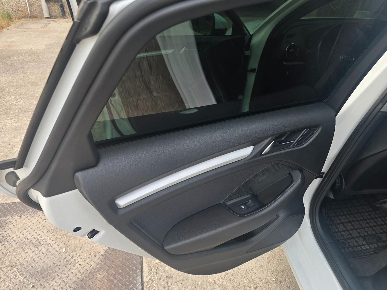 Audi A3 Sedan 1.6 TDI 116 CV S tronic Business