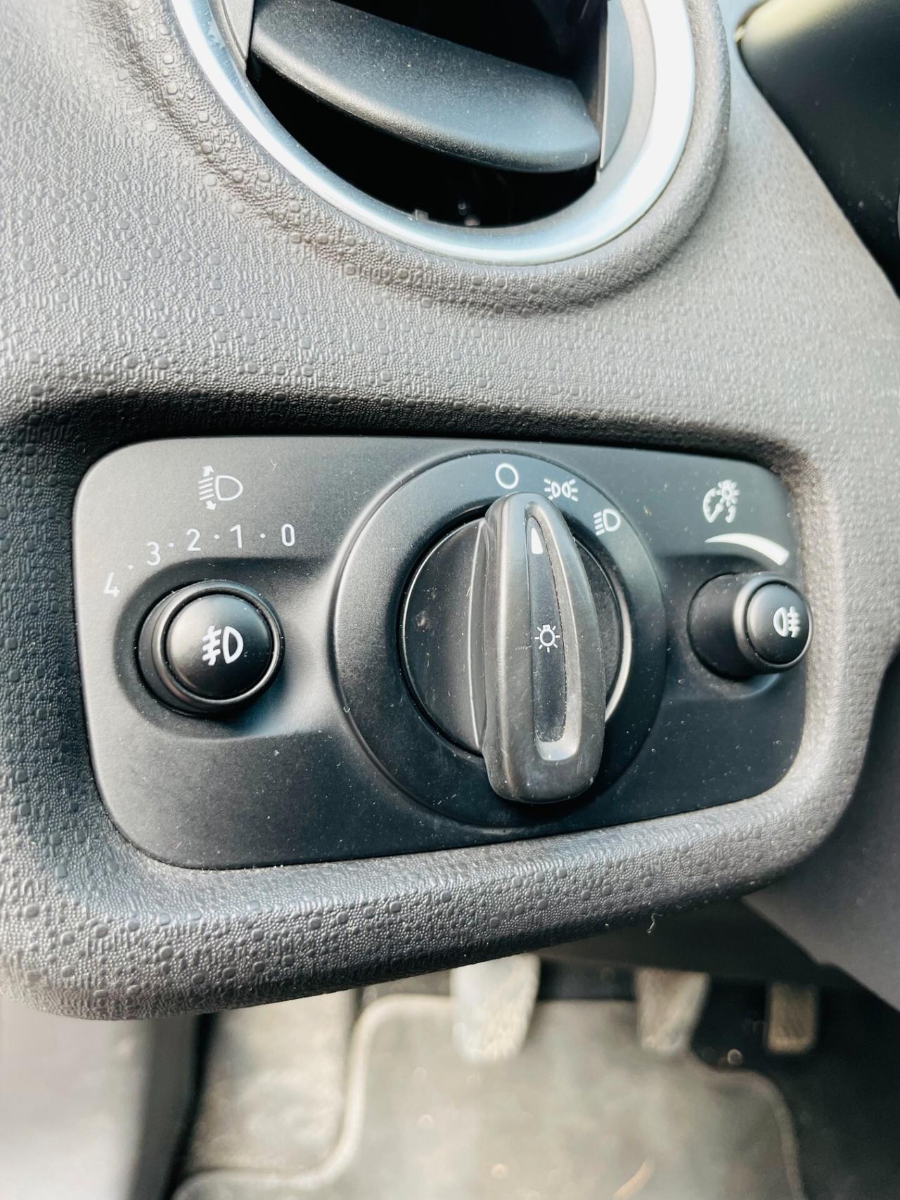 Ford Fiesta Plus 1.4 5 porte Bz.- GPL