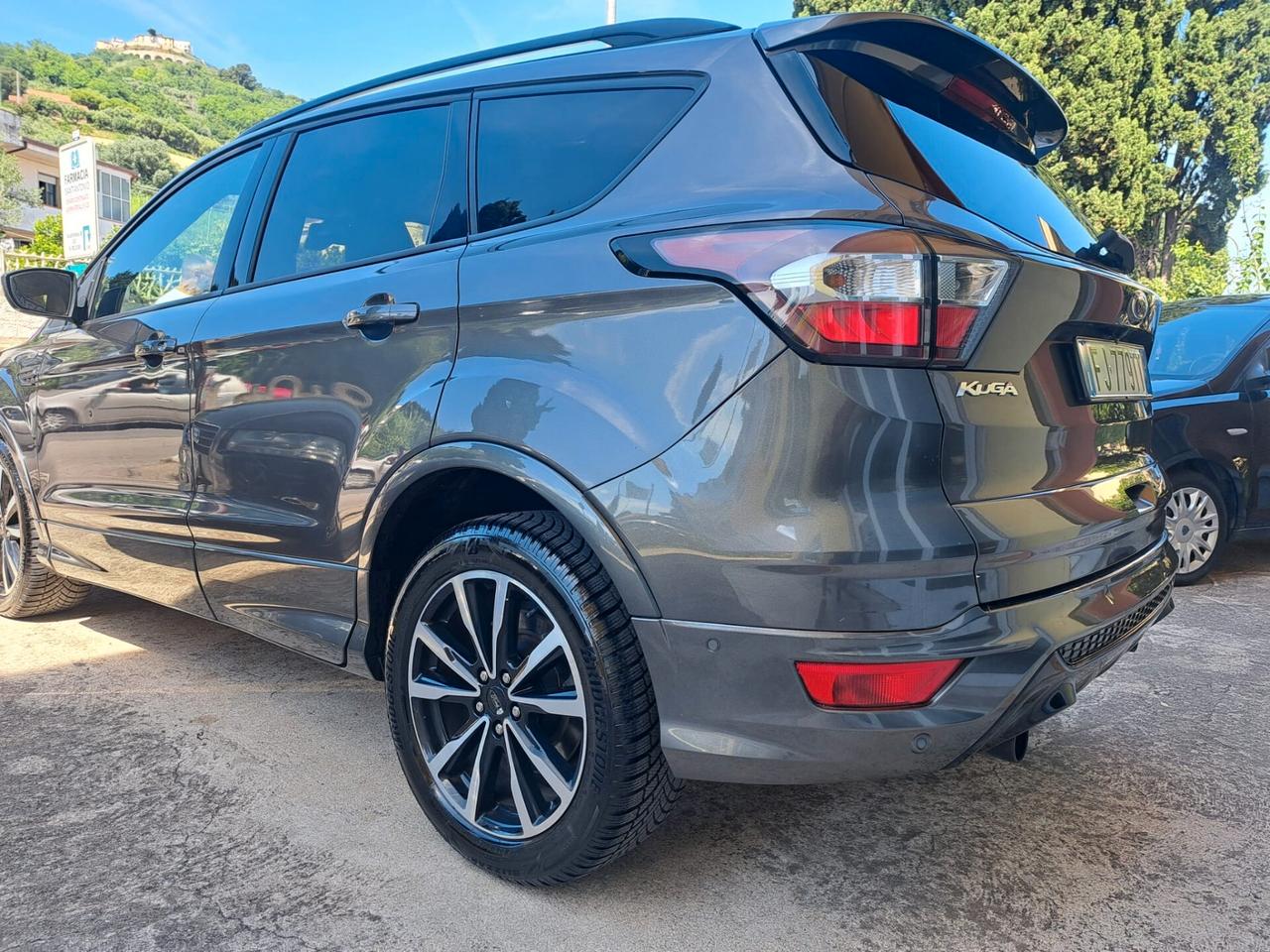 Ford Kuga 1.5 TDCI 120 CV S&S 2WD ST-Line