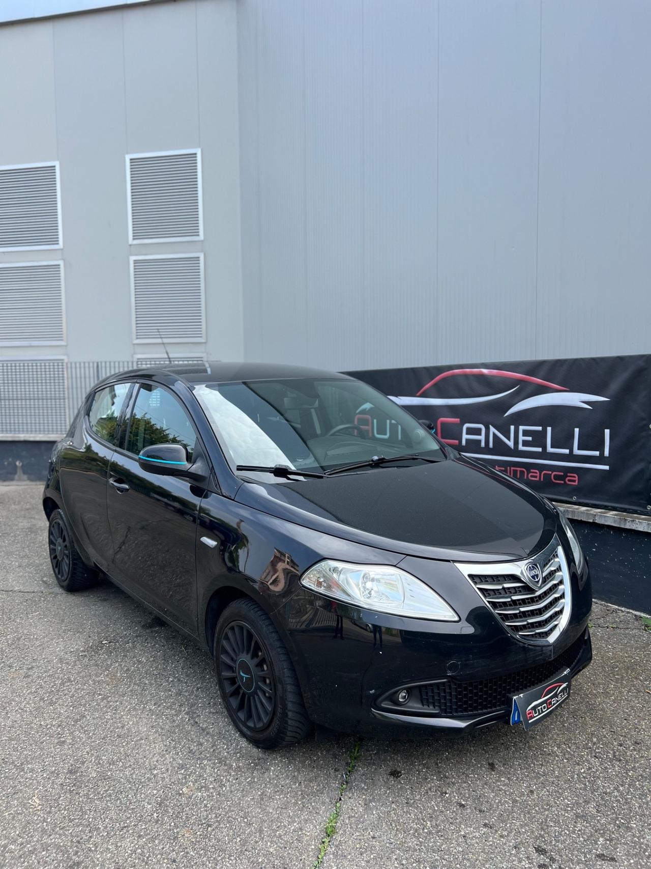 Lancia Ypsilon 1.2 69 CV 5 porte GPL Ecochic Elefantino blu