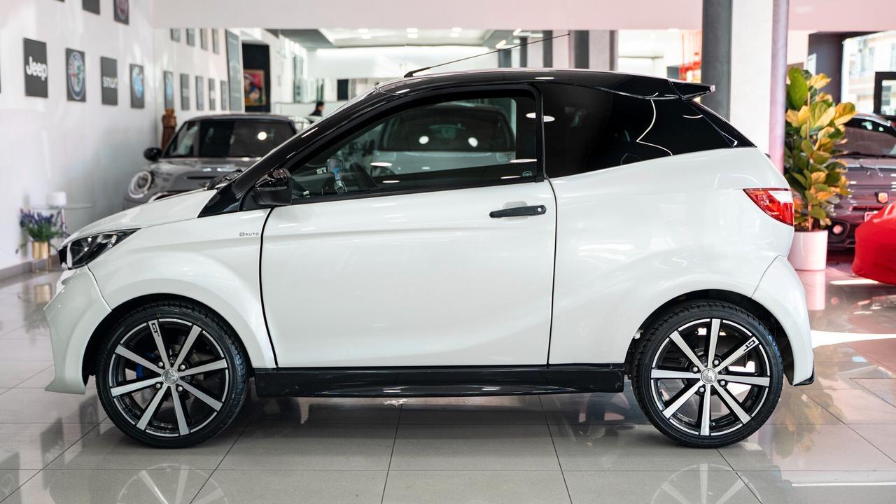 Aixam Coupe GTI COUPE' 16" ALPINE LED CARPLAY PELLE FULL OPTIONAL