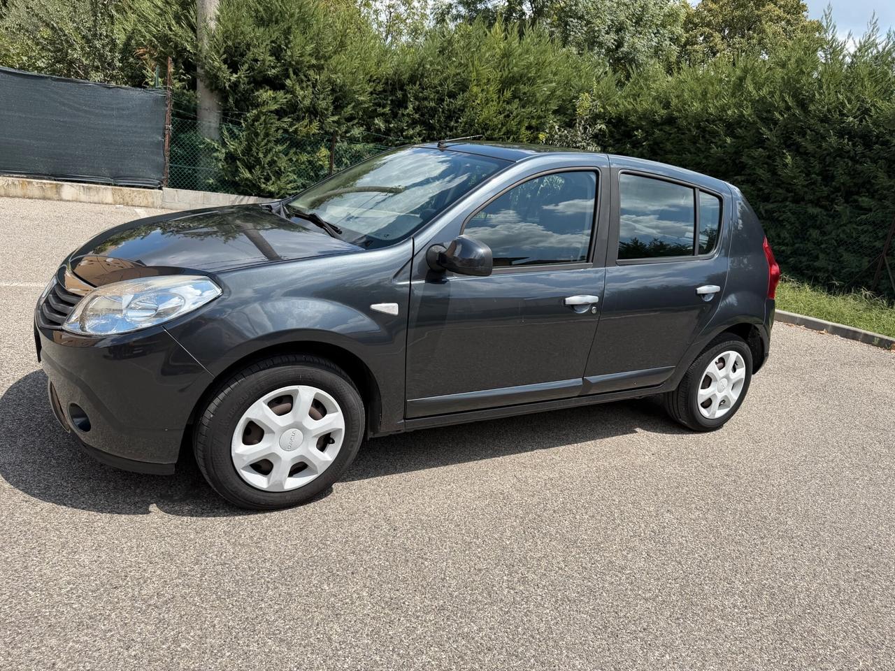 Dacia Sandero 1.4 Gpl - NEOPATENTATI - 12 MESI DI GARANZIA -