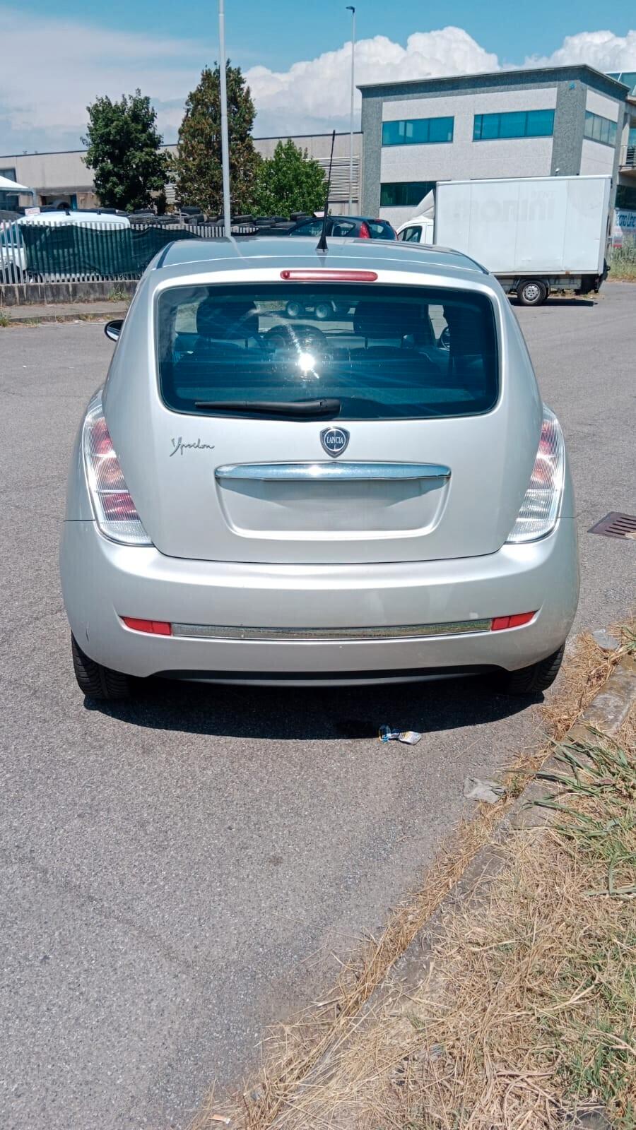 Lancia Ypsilon 1.4 16V MomoDesign
